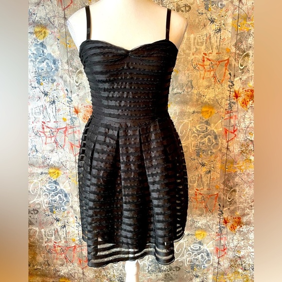 H&M Black Ruffle-Layered Poof Dress. Size Small - Picture 2 of 12